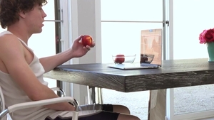 Spy Fam: Anna Bell Peaks in reality caught pussy eating